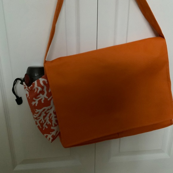 Messenger bag  and tablet or laptop bag  13Inches - Picture 2 of 14